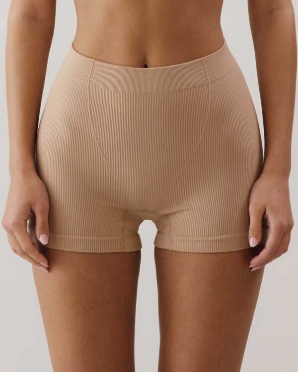 áTULIPANIZ-BOYSHORT:Seamless hipsters