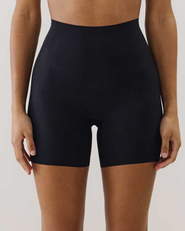 INVISIBLIZ SMOOTHIZ-BOYSHORT:Seamless microfiber shorts