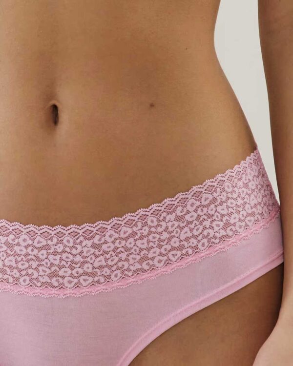 LEOWAISTIZ-SHORTY:Pink shorties with lace - Image 3